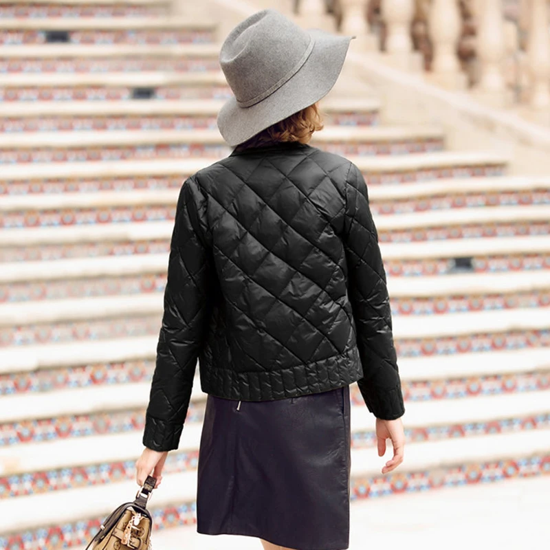 Женский белый пуховик Mujer короткая парка с бриллиантами ультра светильник