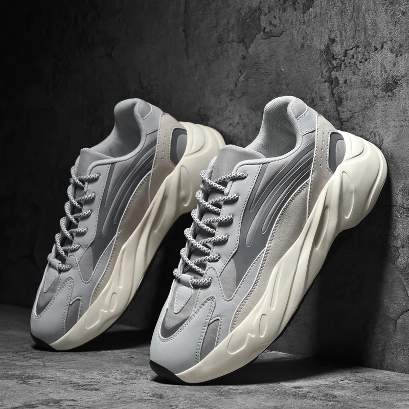 

Refelctibe Shining Luminous Larger Dorky Dad Shoes Novelties 2021 Trend Light Running Shoe for Men Rubber Eva Casual Breathable