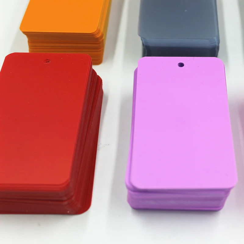 50 teile/los Blank Matte PVC Tags Kunststoff Abdichtung Multicolor Hängen Tag Bekleidungs Klar Kunststoff Mit Loch Matt Kunststoff Tag – Detail 2