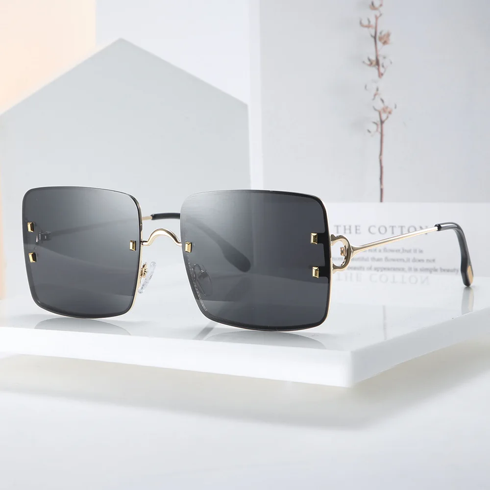 

Индивидуальные поляризованные солнцезащитные очки