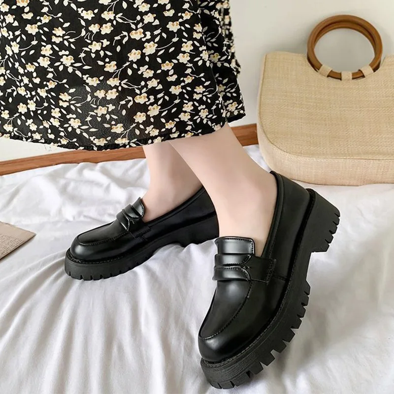 

Woman Solid Black Soft PU Leather Loafers 2021 Casual Women Slip On Flats Comfortable Round Toe Platform Shoes Zapatos De Mujer