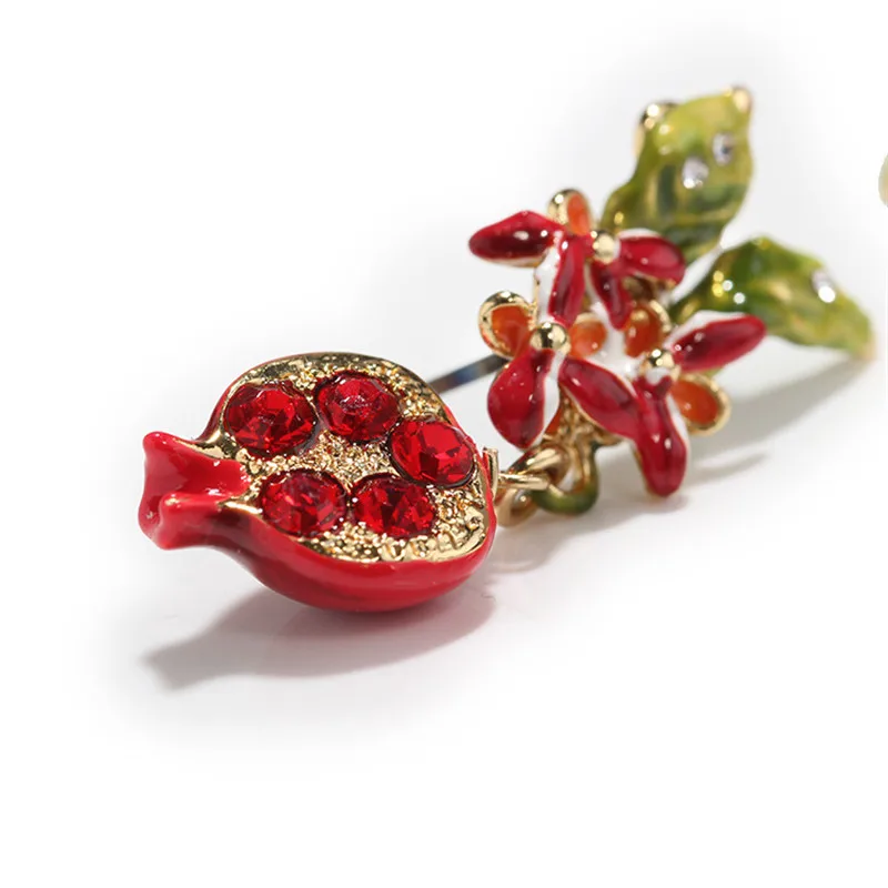 

European and American Simple Summer New Product Sky Garden Series Red Pomegranate Earrings Bright Red Pomegranate Seed Earrings