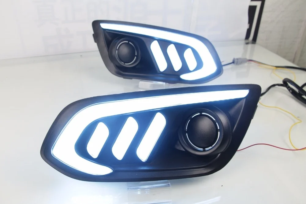 

Osmrk led drl daytime running light for Ford Escort 2015-2017 with moving yellow turn signals and blue night running light