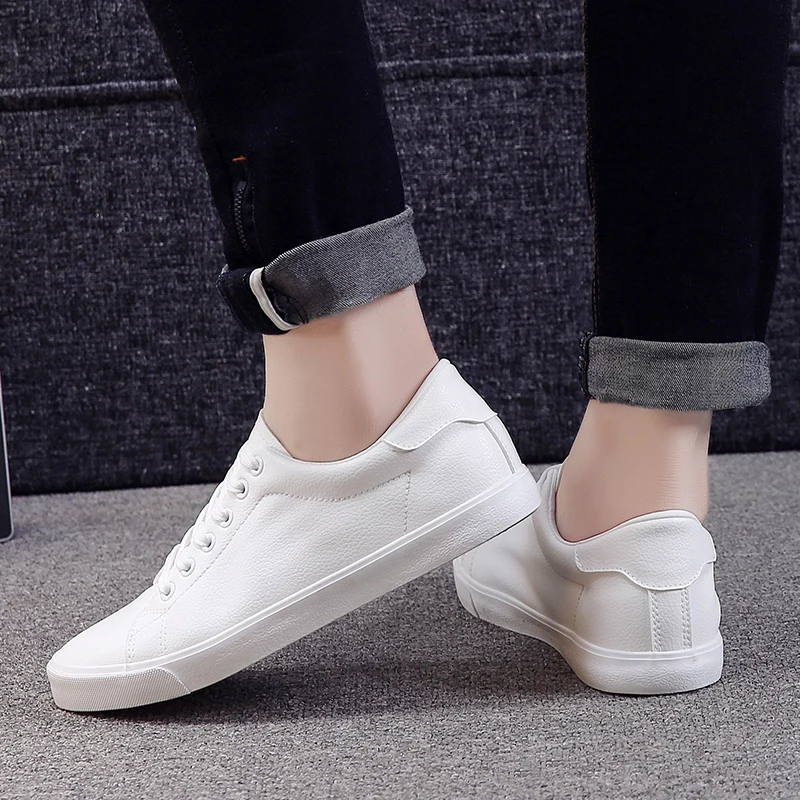 

Men Shoes Spring Summer PU Leather Shoes Men Lace-Up Wihte Style Light Breathable Fashion Sneakers Men Vulcanized Shoe