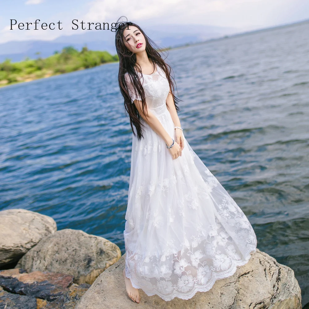 Женское богемное пляжное платье длинное кружевное с коротким рукавом и