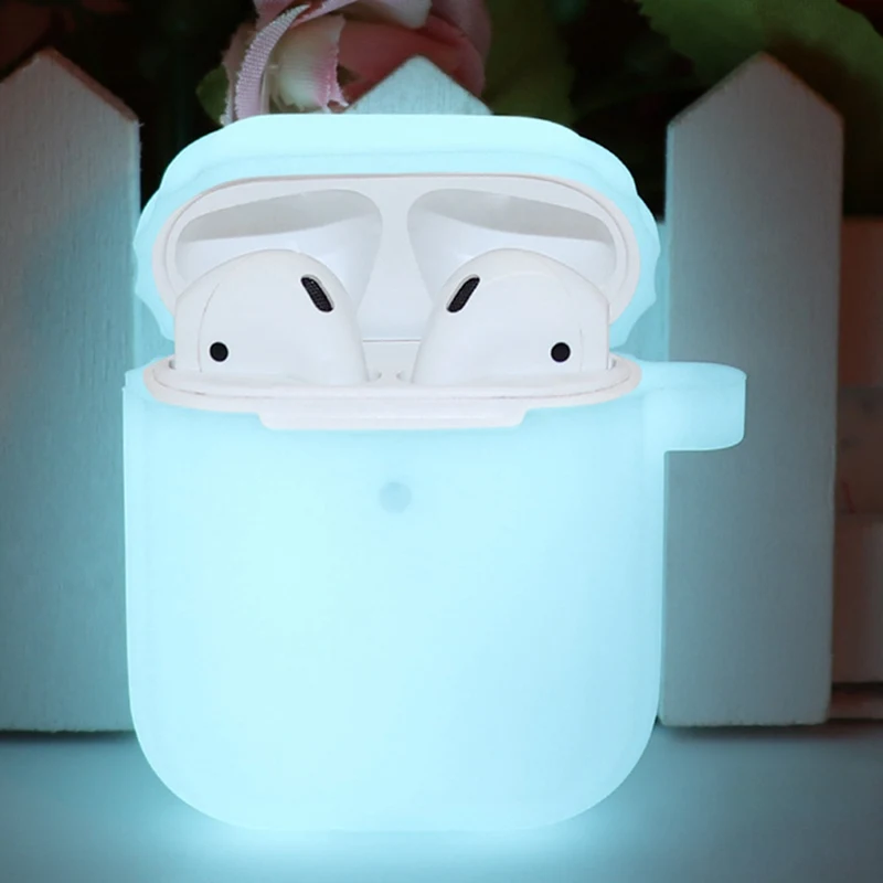 Силиконовый защитный чехол для Apple Airpods светящийся в темноте ударопрочный