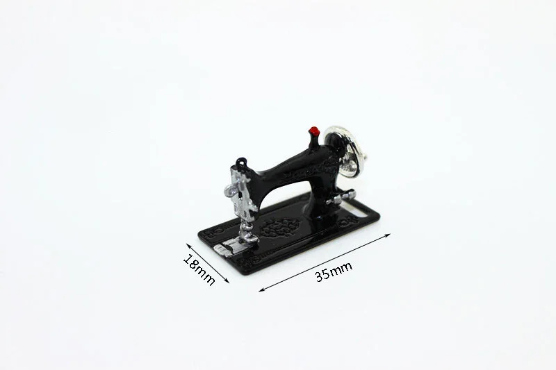 black 1:12 Кукольный домик миниатюрная мини швейная машина голова мебель игрушка матч для леса животных Семья коллекционный подарок - Цвет: black