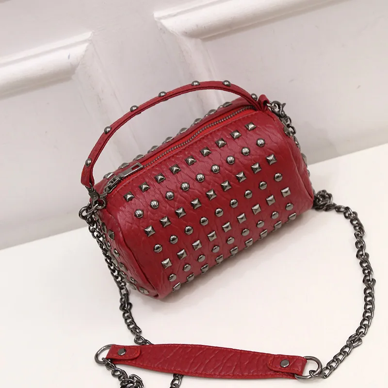Кожаный кошелек с заклепками сумки на цепочке женская сумочка клапаном