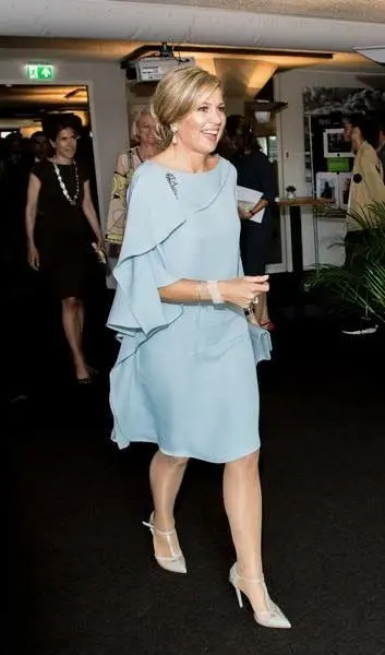 До колена для мамы невесты платья 2019 облегающее простое платье с оборками