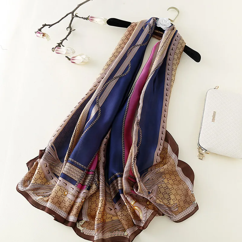 

Europe and America Emulates Real Silk Scarf letter Chain Silk Towel High-Quality Goods Bask In Shawl Female Kerchief Hijab Hood