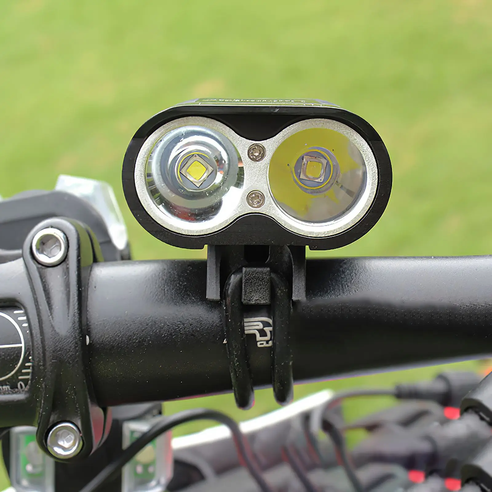 

Bicycle Light Rainproof USB Charging LED 1800 Lumens MTB Front Lamp Headlight Aluminum Ultralight Flashlight Bike Light