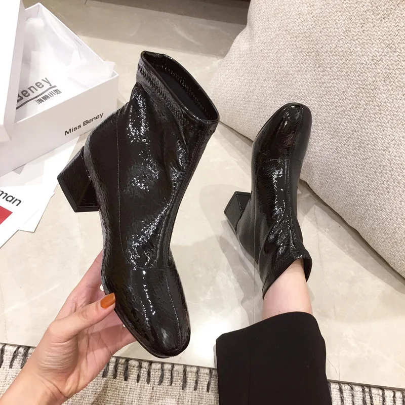 Женские ботинки с круглым носком и бахромой короткие однотонные Винтажные на