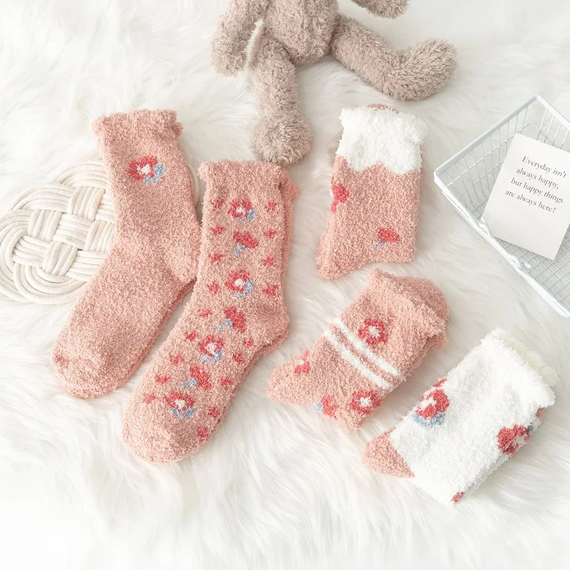 

Носки женские с сердечками, яркие Яркие модные дамские носки из кораллового флиса, высокого качества, на весну и зиму