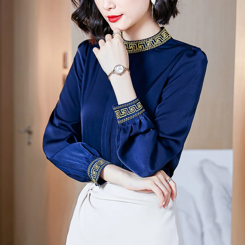 

Shirts & Blouses