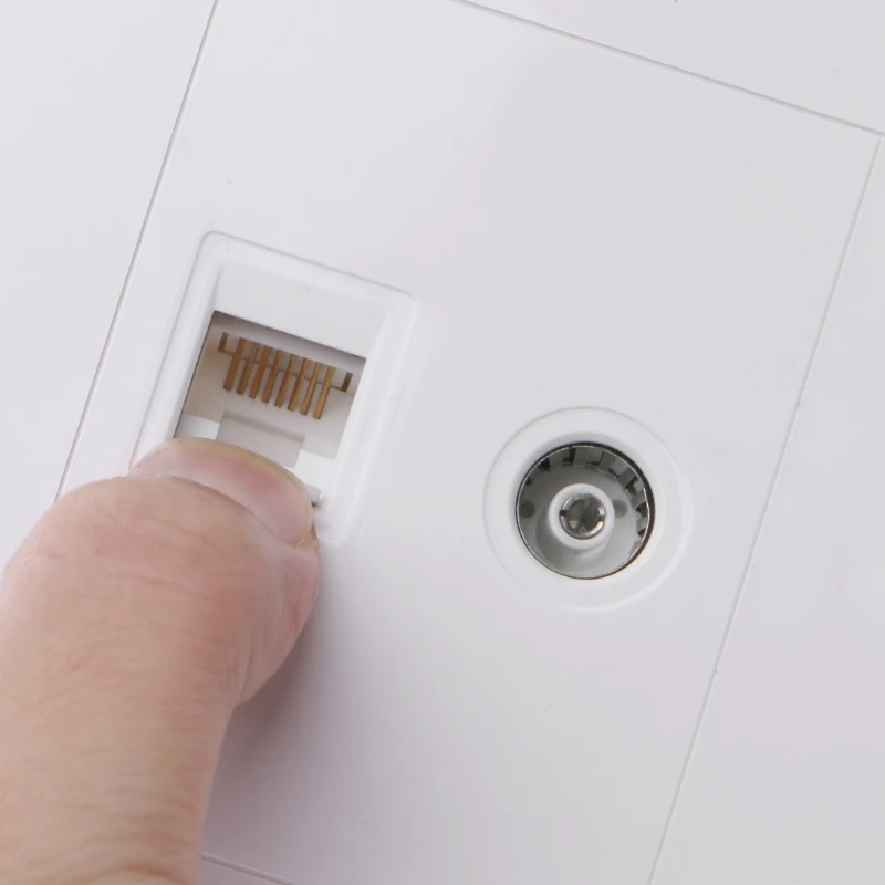 Сетевой адаптер RJ45 + ТВ антенна коаксиальное настенное крепление выход Лицевая