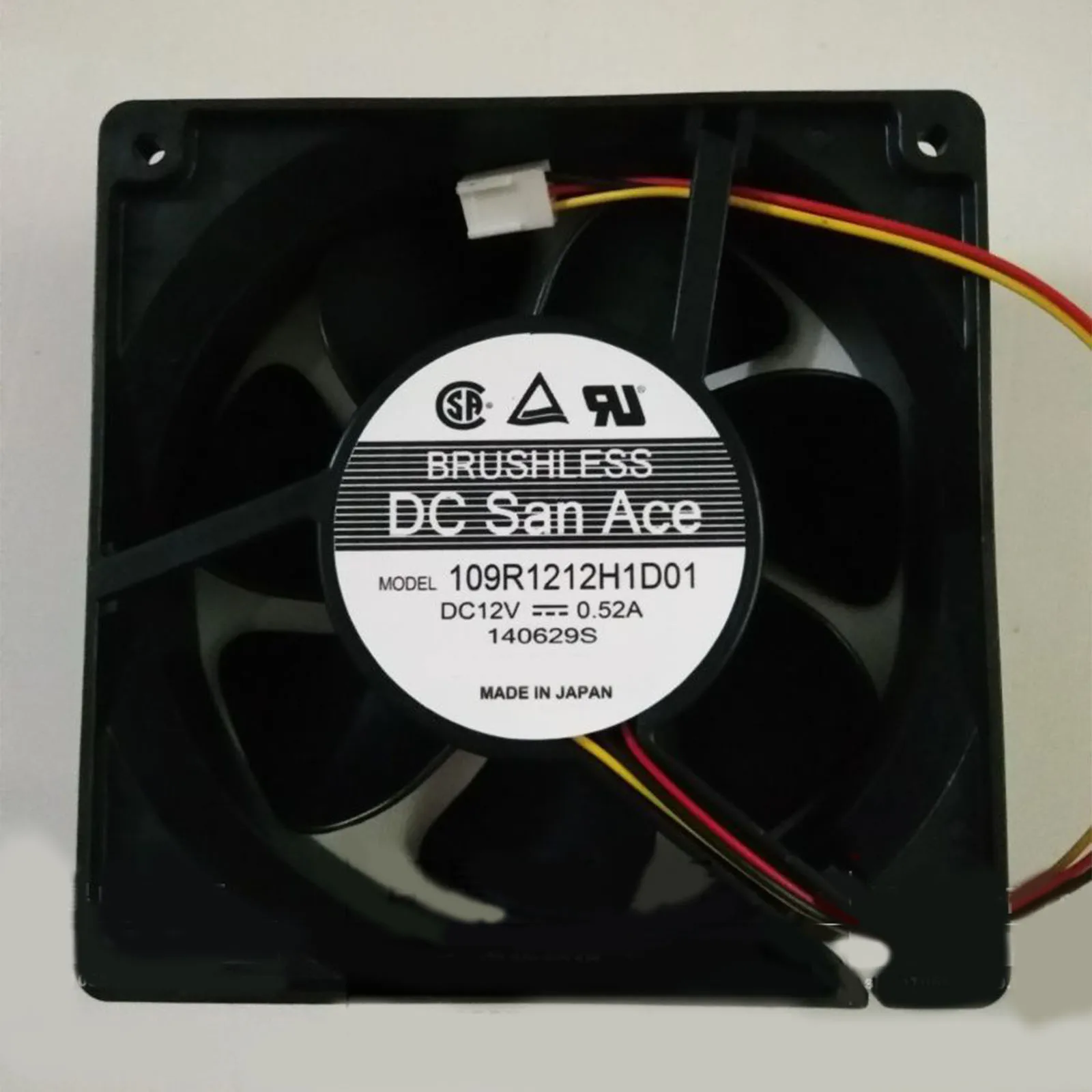 

For SANYO 109R1212H1D01 12038 12V 0.52A Server Case Cooling fan 3pin120*120*38mm