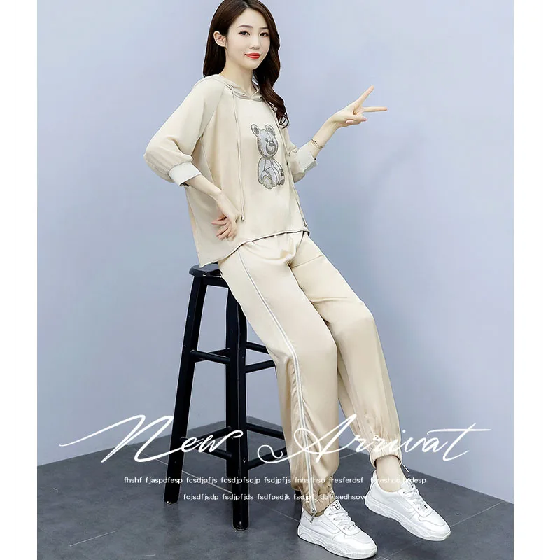 

2021 new summer net celebrity hot style foreign fashion age-reducing sports casual sweater pants two-piece suit women