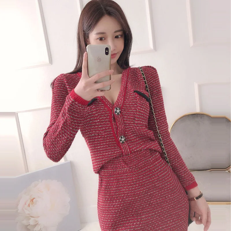 

2021Spring Korean Knitted Midi Long Luxury Crystal Button V-neck Sweater Dress Red Single Breasted Two-Piece Slim Wrap Hip Skirt