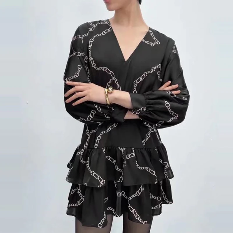 

Женское мини-платье с принтом в виде цепей, V-образным вырезом и длинным рукавом