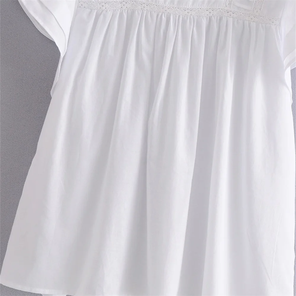 

2020 summer women's new petal-edged college wind round neck collar lace frill stitching small flying sleeve short-sleeved shirt