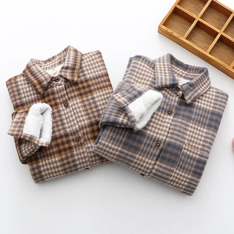 

Zoki Warm Women Plaid Shirt Winter Thick Velvet Lining Loose Long Sleeve Ladies Button Vintage Coats Turn Down Collar Female Top