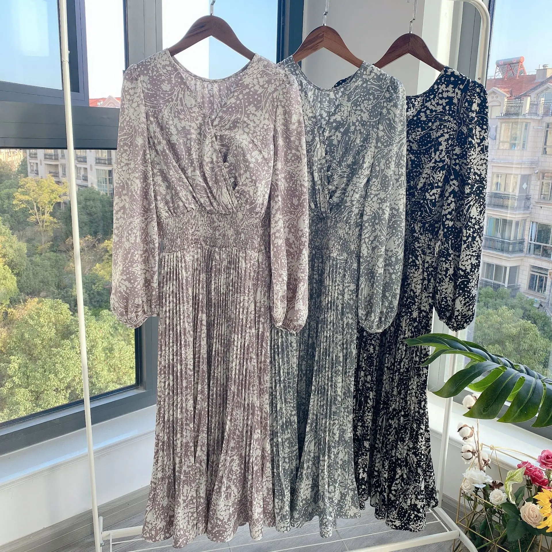 

New Women Vintage Dress Spring Summer Long Sleeve Printed Pleated Dresses Ladies Elegant Party Dress Long Robe Vestidos