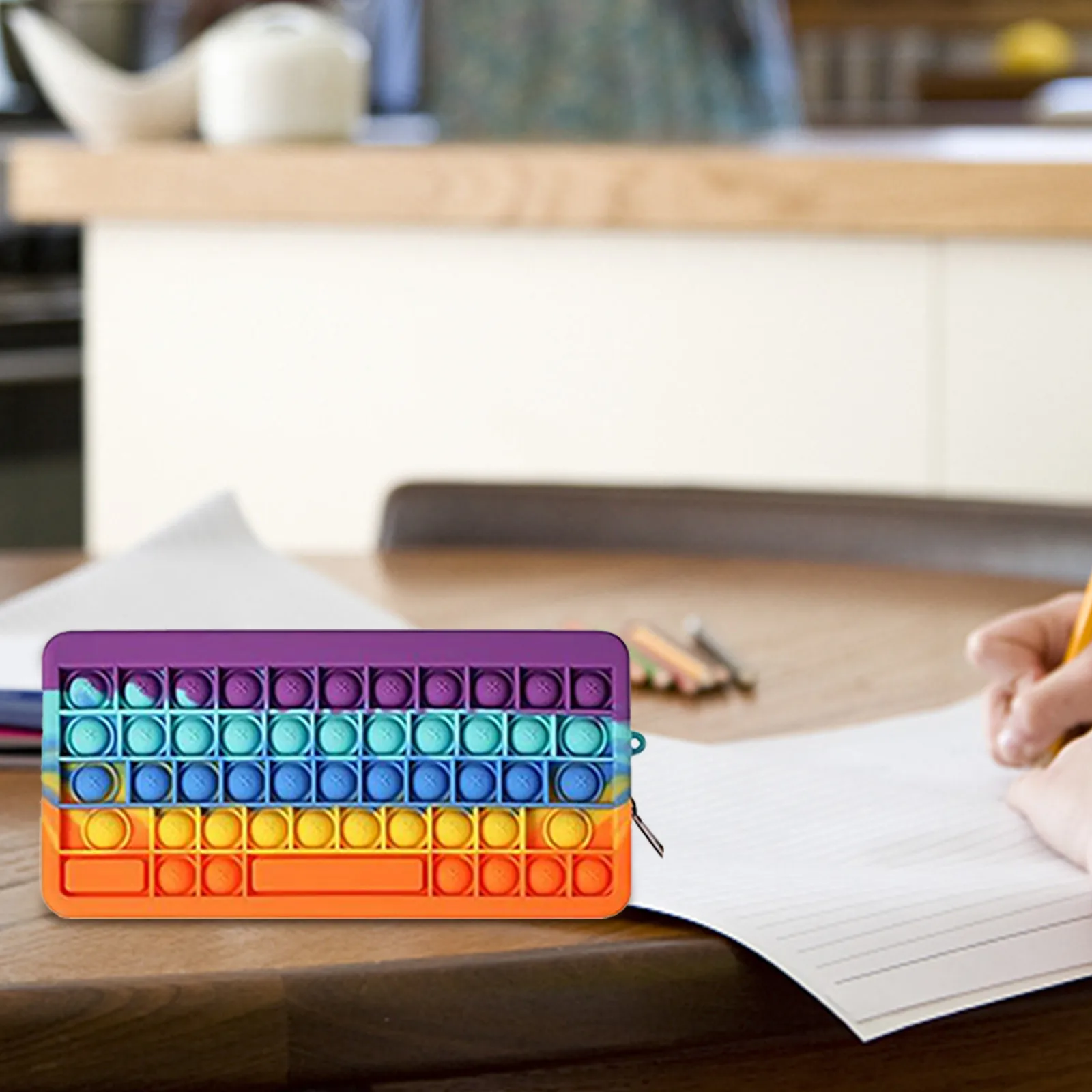 

Цветной карандаш-антистресс с радужной клавиатурой для детей и взрослых