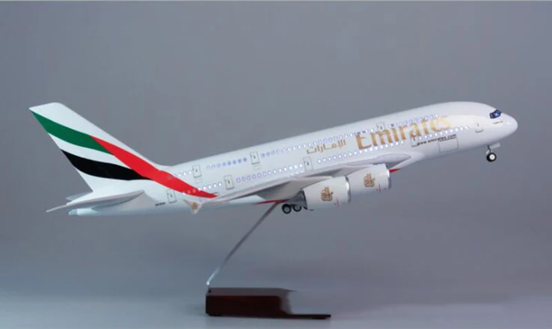 Литья под давлением 45,5 см 1/160 масштабная модель самолета Аэробус A380 Эмирейтс с трёхмерными чертёжами с светильник& колеса Пластик Смола самолет - Цвет: with light