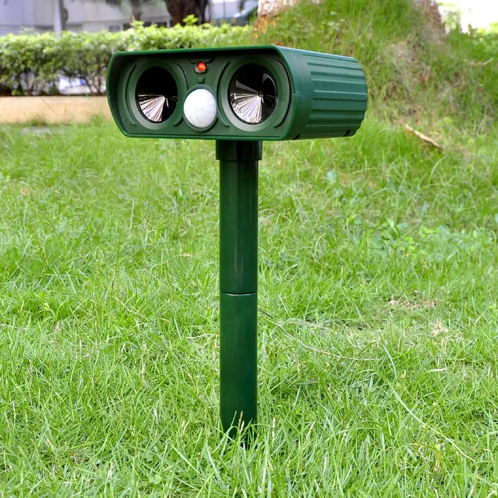 

2pcs Outdoor Solar Power Ultrasonic Animal Repellent Deterrent Dog/Cat/Bird/Motion Repeller Foxes Garden Repeller Repellent