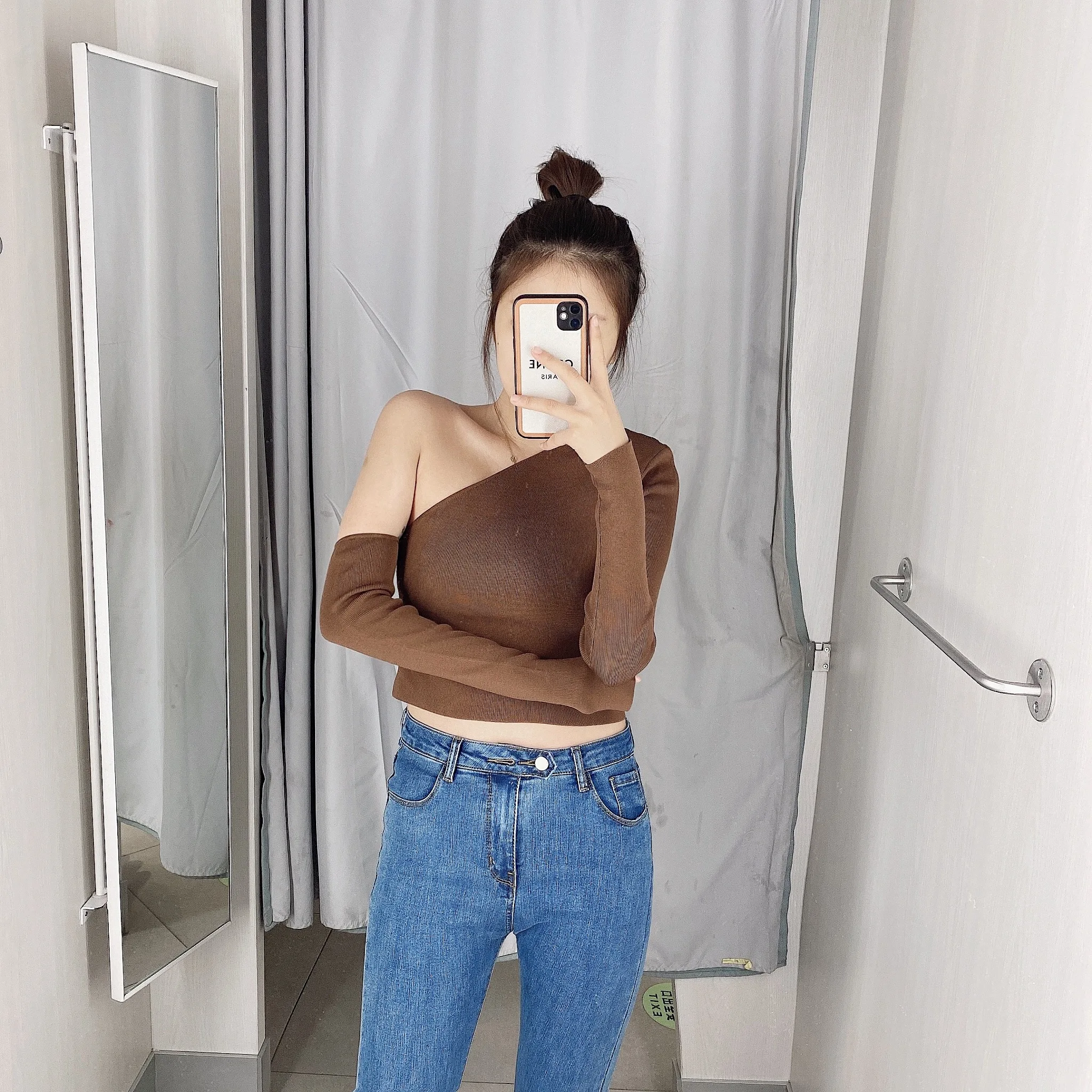 

2021 Spring Knitwear Tops Women Hollow-Out Sexy Off The Shoulder Tops Fashion Slim Women Knitwear