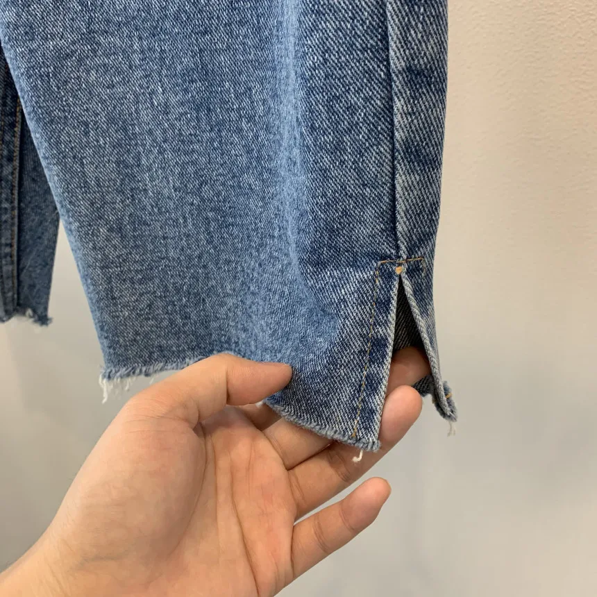 

ZCSMLL Korean Vintage Shorts High-waist Washed Blue Raw Edge Straight-leg Slim Split Five-point Jeans Women 2021 Spring Summer