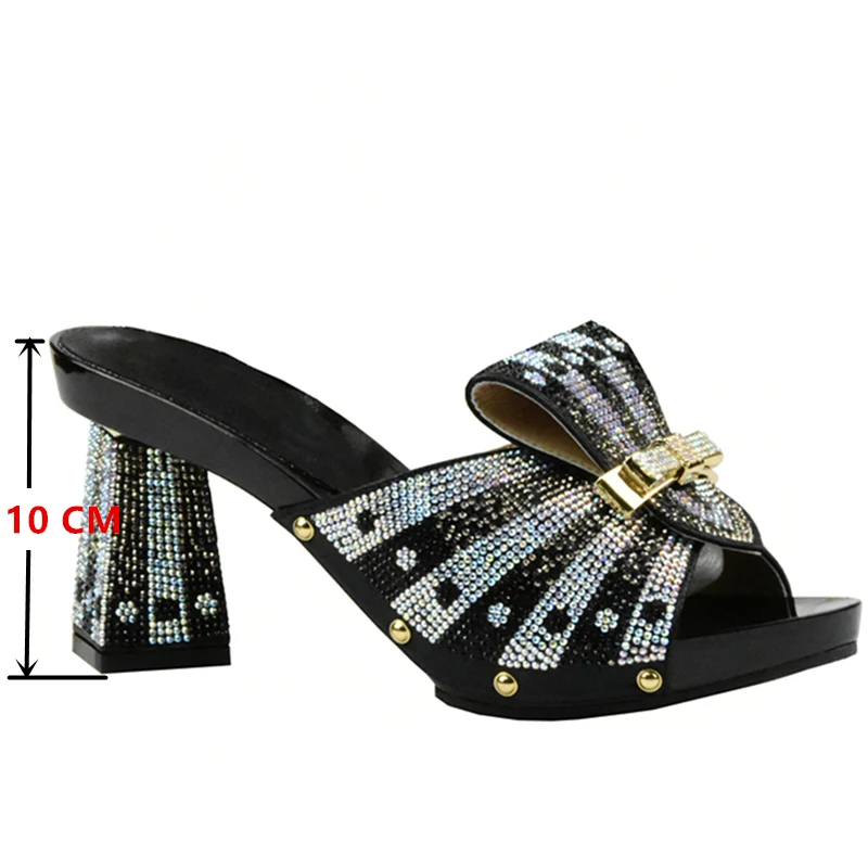 Новое поступление женских туфель синего цвета в итальянском стиле