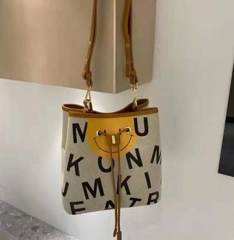 

SUMMER FASHION STYLE FANCY BAGS FOR WOMEN FREE SHIPPING MODEL 903 PU MATERIALS