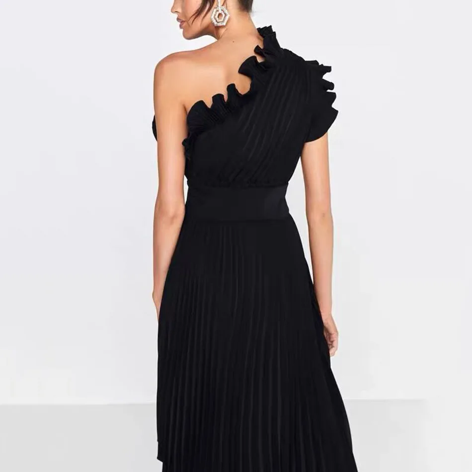 

Autumn and winter new style slant shoulder waist show thin medium length dress women's fashion Korean temperament celebrity