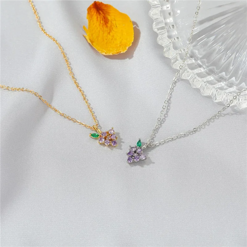 

Fashion Sweet Fruit Pendant Necklaces Chain Short Necklaces Female Vintage Grape Cherry Femme Neckalce Ladies Jewelry Gifts New