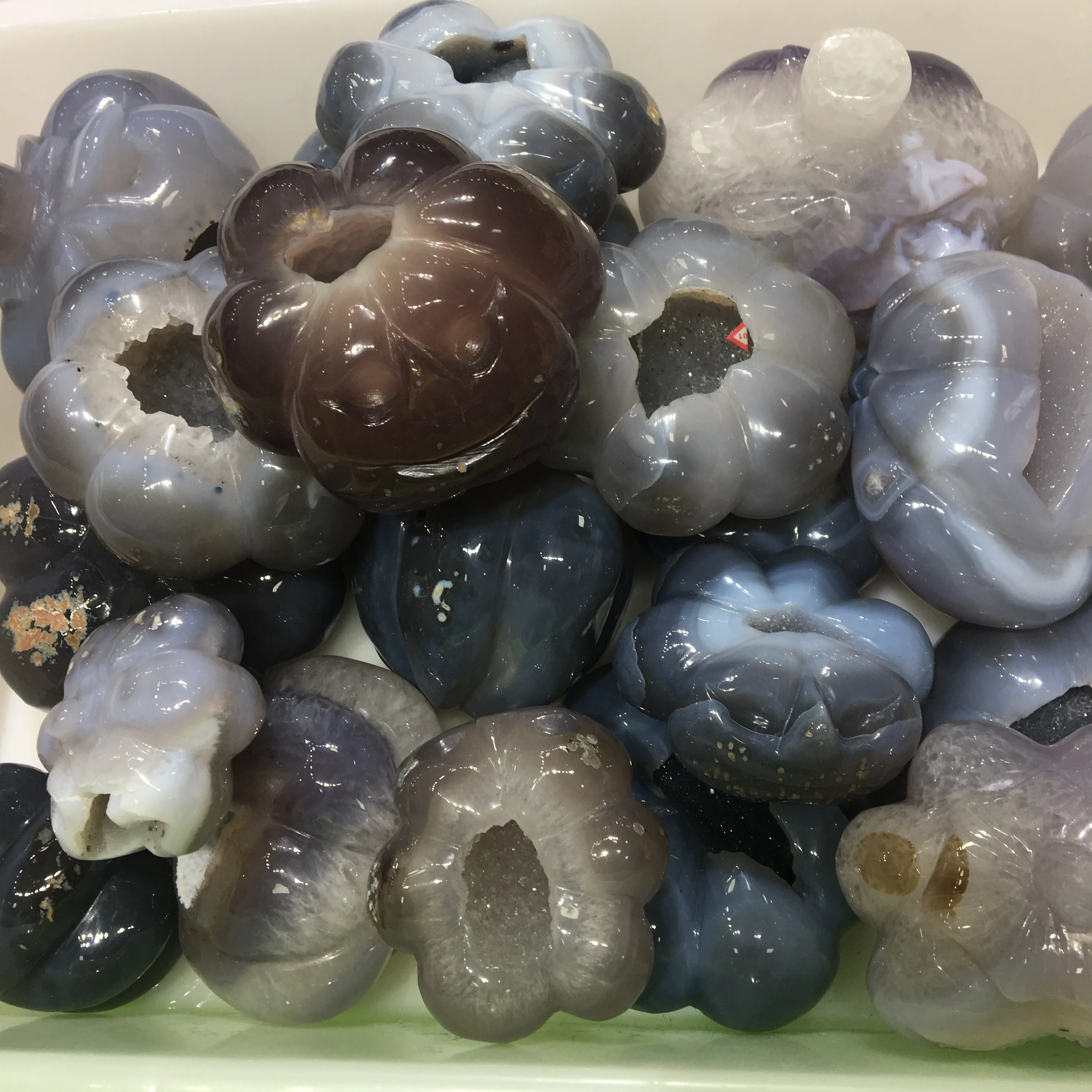 

Natural agate raw stone cave stone pumpkin decoration treasure pot tea pet home gifts natural handicrafts