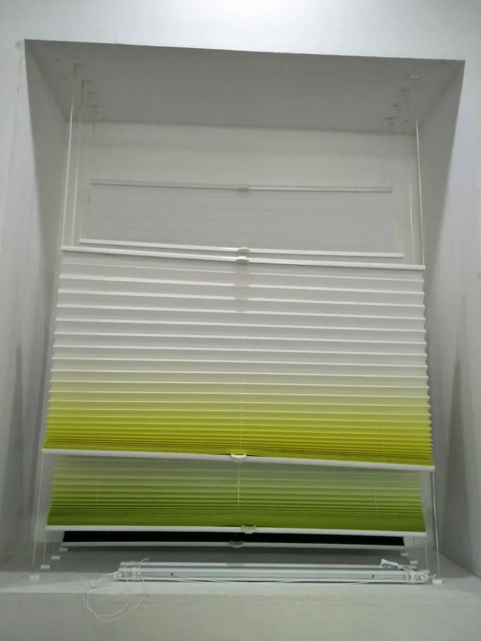 Беспроводные плиссированные жалюзи верхняя и нижняя системы
