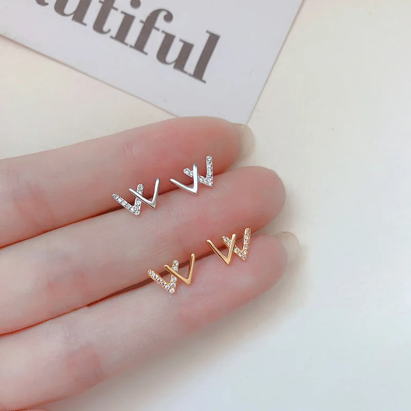 

FMILY Minimalist 925 Silver Needle Personality W-shaped Letter Earrings Fashion Sweet Exquisite Jewelry Gifts for Girlfriend