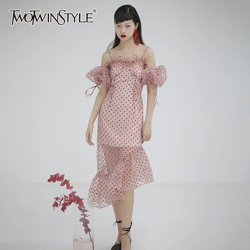 Женское винтажное платье TWOTWINSTYLE асимметричное средней длины в горошек с