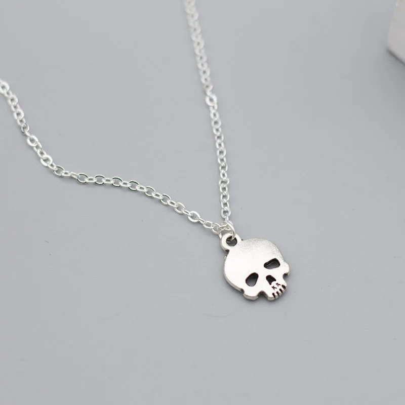 Simple Personality Skull Shaped Pendant Necklace Creative Long Chain Clavicle Necklaces for Women Fashion Collares Jewelry XL884 | Украшения