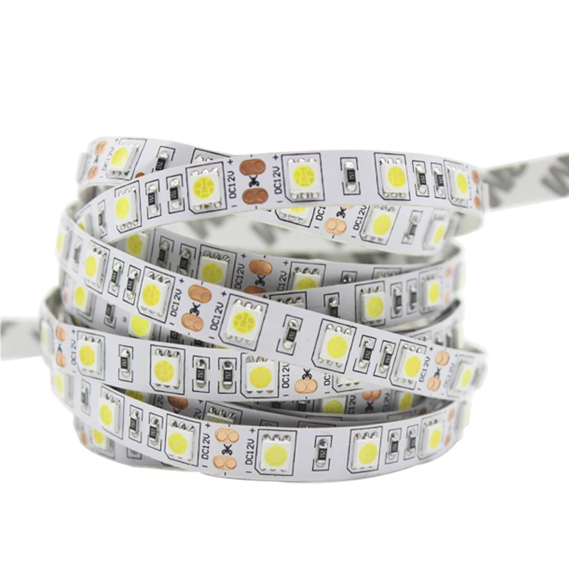 Не водонепроницаемая/Водонепроницаемая светодиодная лента 5050 12 В постоянного
