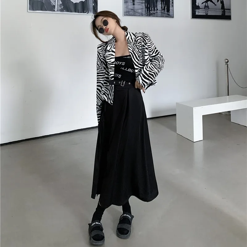 

KUSAHIKI 2021 Spring Korean Zebra Stripe Blazer Coat Causal Short Double Breasted Suit Jacket Vintage Women Blazers Coats 6F049