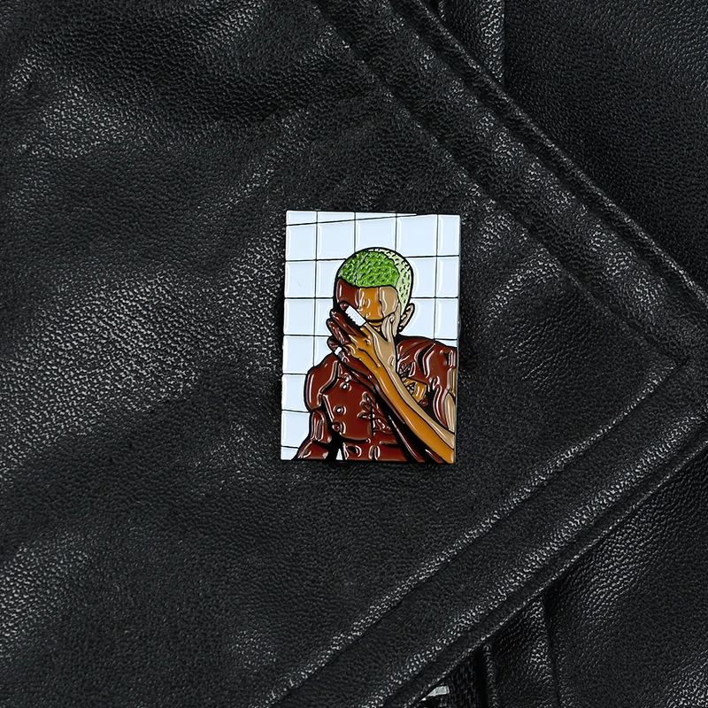 Брошь певица со светлой эмалью на заказ брошь лацкан для рубашки сумочки крутой