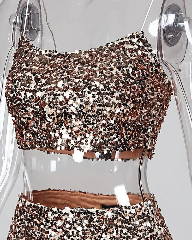 Комплект из укороченного топа и облегающей юбки с блестками на бретельках |