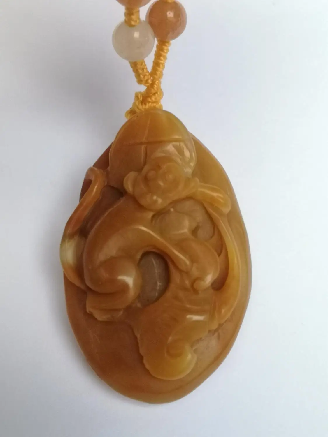 

YIZHU CULTUER ART 100% натуральный ручной резной китайский нефрит ожерелье кулон Китайский Зодиак прекрасный обезьянка безделушка подарок
