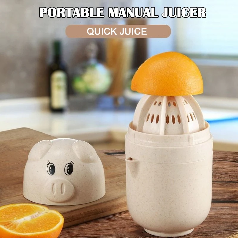 

HOT Mini Juicer Cute Pig Mini Manual Juicer Household Fruit Orange Citrus Juice Bottle Squeezer TI99