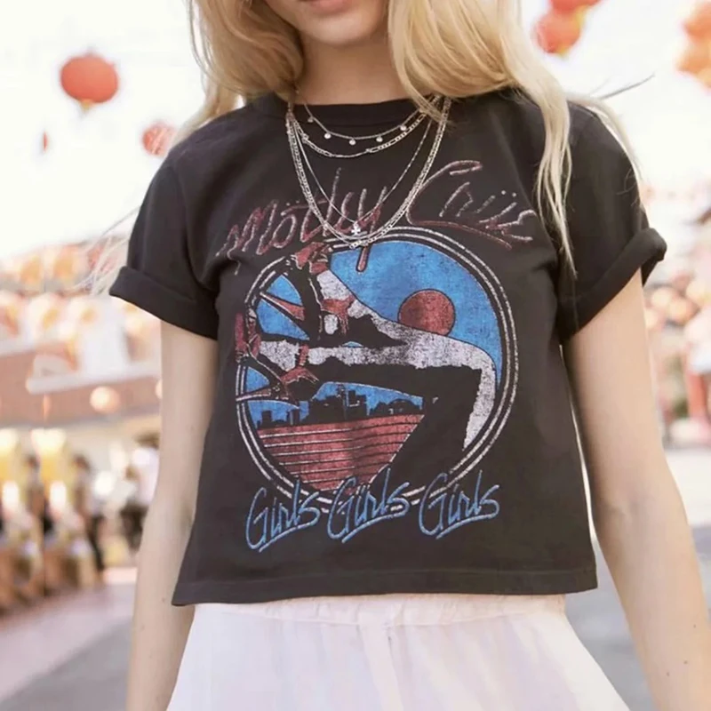 Свободная футболка футболки с коротким рукавом и графическим принтом женская