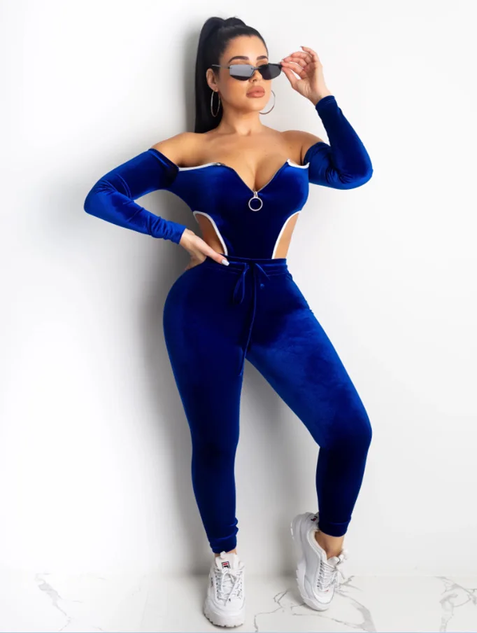 Женский Бархатный спортивный костюм с открытыми плечами и брюками карандаш| |