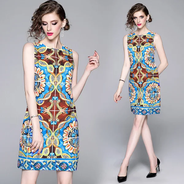 Женское платье без рукавов модельное дизайнерское трапеция мини с цветочным