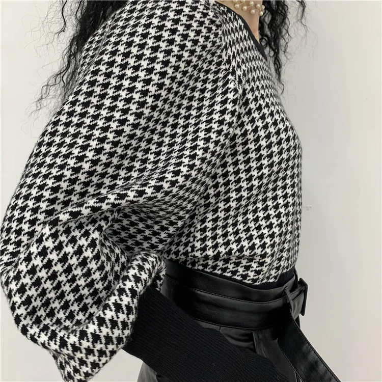 Женский клетчатый свитер с длинными рукавами-фонариками вязаный укороченный топ